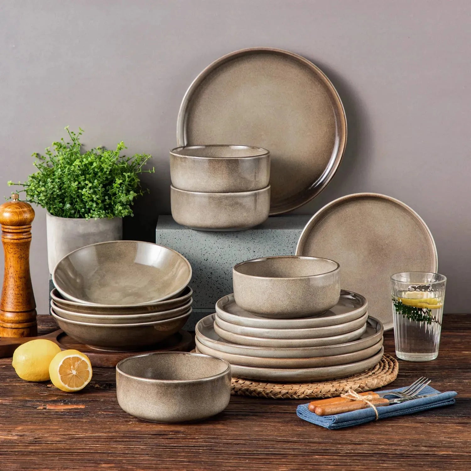 "Chic" Kollektion | 16-tlg. Geschirr Set | Braun | Steingut - Töpferkunst | Steingut Geschirrsets