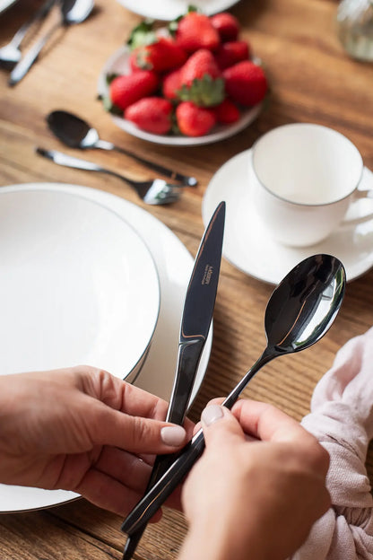 Obsidian Cutlery Set, Shiny Black 18/10 | 30-piece | Black | 18/10 Stainless Steel | Made in Portugal