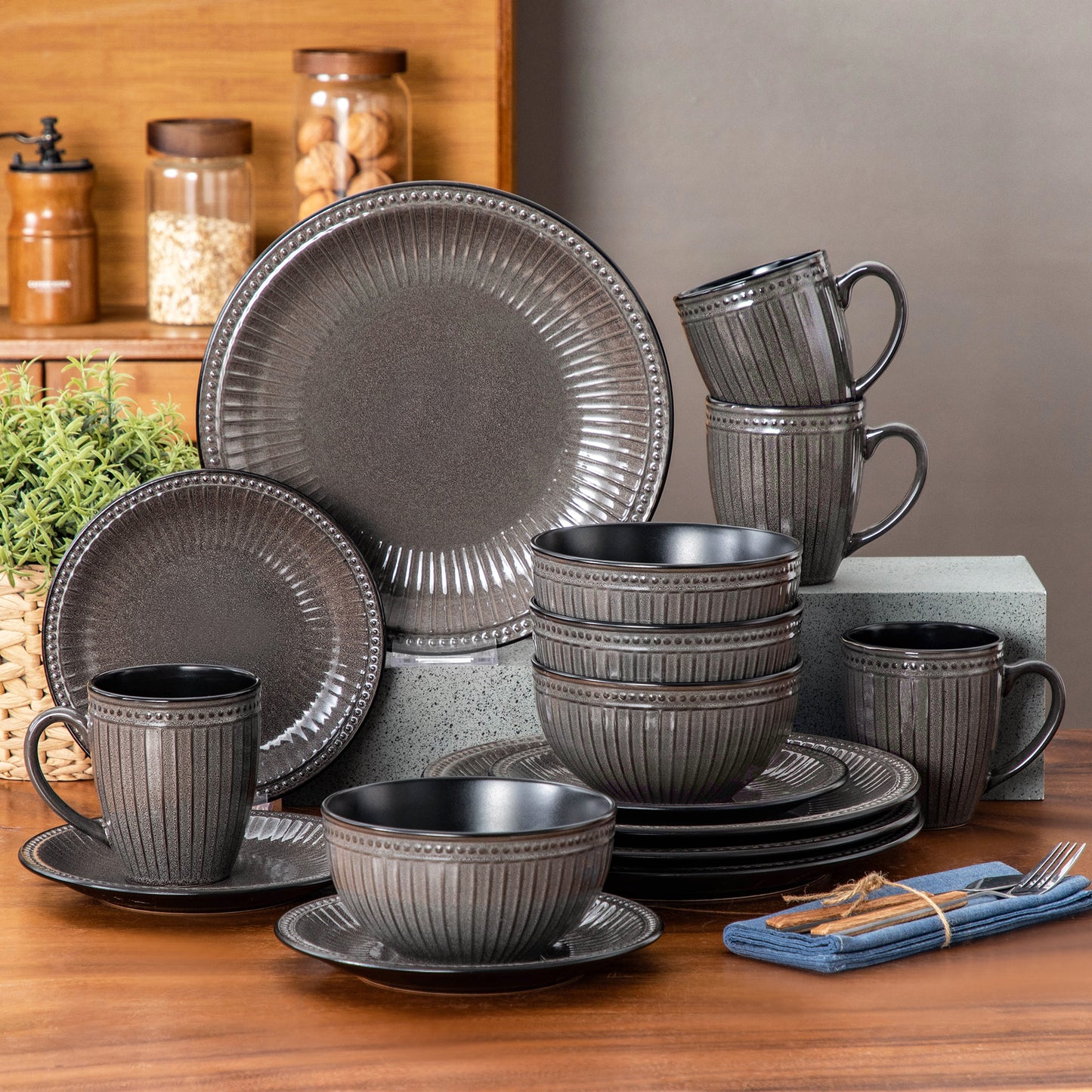 "Noble" Collection | 16/32/48-piece Dinnerware Set | Brown | Stoneware